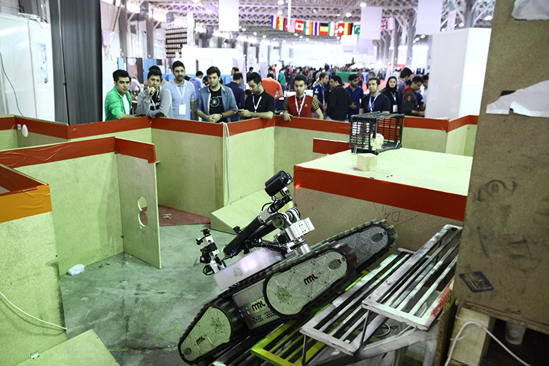 مسابقات ربوکاپ ایران 2015 - روز نخست