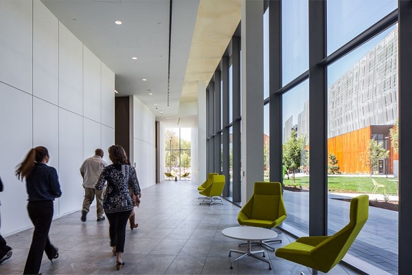 عکس و فیلم ساختمان جدید زیبا و عجیب سامسونگ در دره سیلیکون را ببینید!