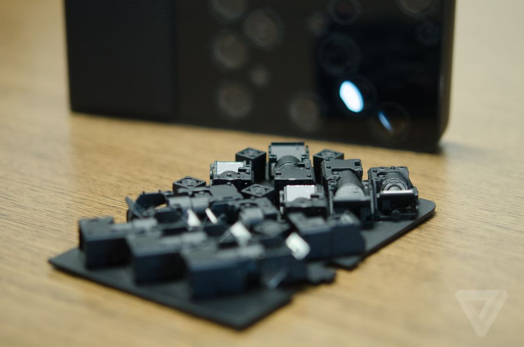 16 دوربین با لنزهای مختلف در یک بدنه + گالری عکس