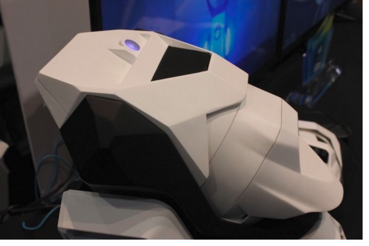 CES 2016: روبات پروژکتوری که راه میرود و تغییر شکل میدهد + عکس و فیلم