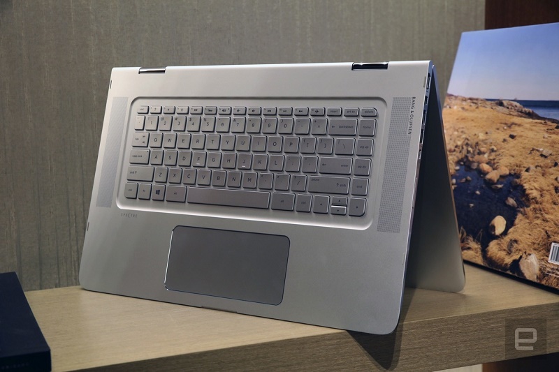 گالری عکس CES 2016: نوت‌بوک رده بالای اسپکتر x360 با صفحه‌نمایش 4K