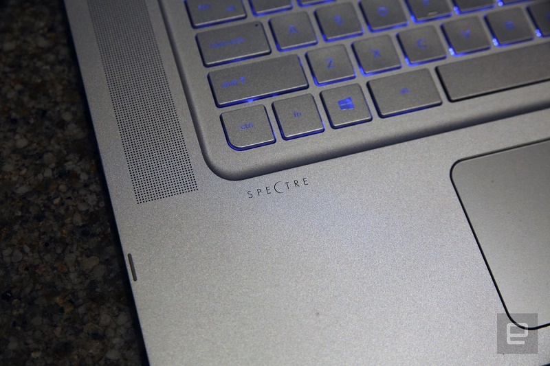 گالری عکس CES 2016: نوت‌بوک رده بالای اسپکتر x360 با صفحه‌نمایش 4K