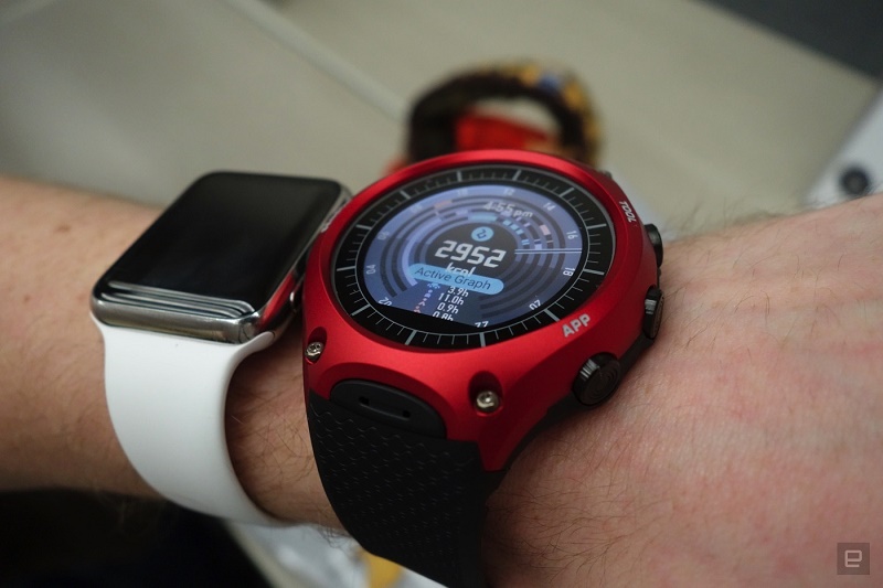 CES 2016: اولین ساعت هوشمند کاسیو + گالری عکس