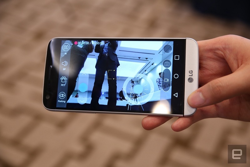 معرفی هدست واقعیت مجازی و روبات توپی الجی + گالری عکس