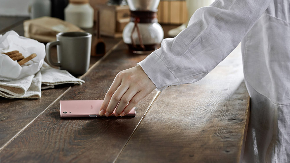 اولین تلفن هوشمند 4K جهان با رنگ صورتی عرضه شد + گالری عکس