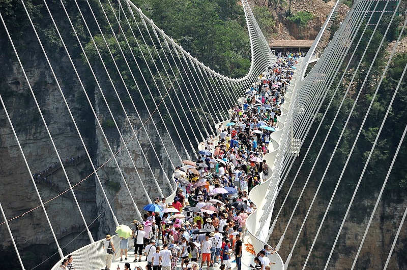 گالری عکس: ترسناک‌ترین پل شیشه‌ای جهان 