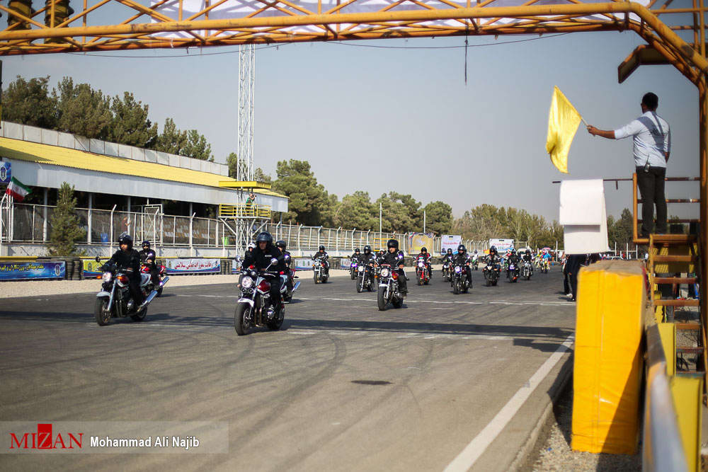گالری عکس: تصاویر ششمین دوره مسابقات موتورسواری سرعت تهران