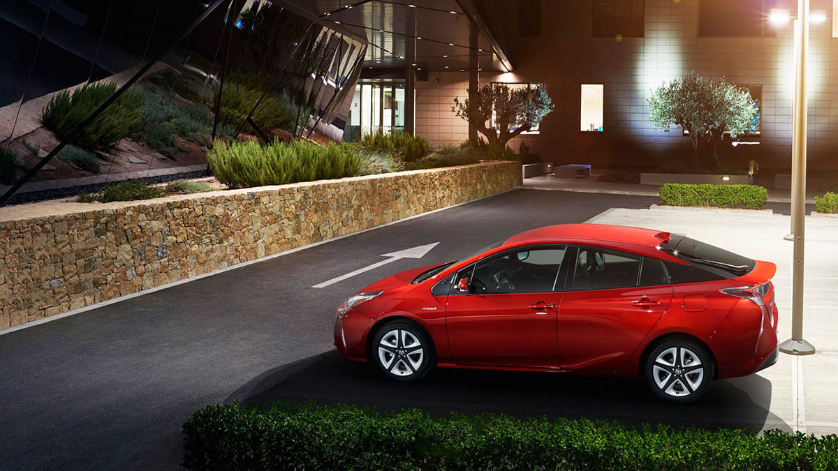 فروش ویژه تویوتا پریوس ۲۰۱۶ هیبریدی در ایران + قیمت و عکس