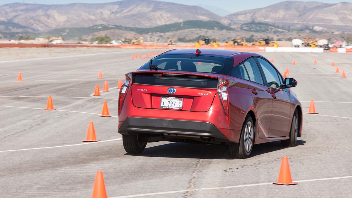 فروش ویژه تویوتا پریوس ۲۰۱۶ هیبریدی در ایران + قیمت و عکس