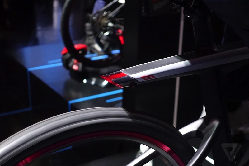 گالری عکس: دوچرخه الکتریکی متصل به اینترنت با صفحهنمایش اندرویدی