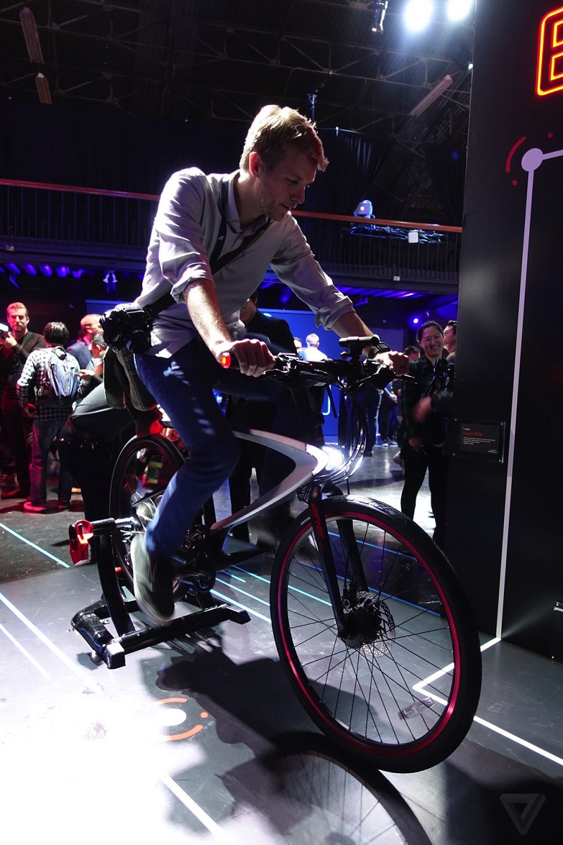 گالری عکس: دوچرخه الکتریکی متصل به اینترنت با صفحهنمایش اندرویدی