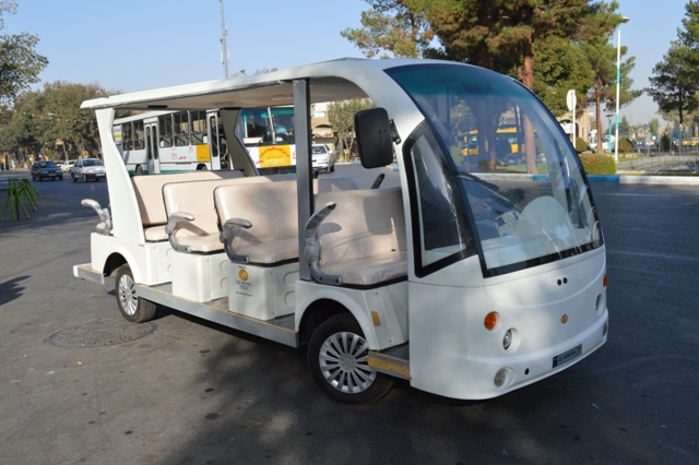 اولین خودروی برقی گردشگری یزد افتتاح شد + عکس