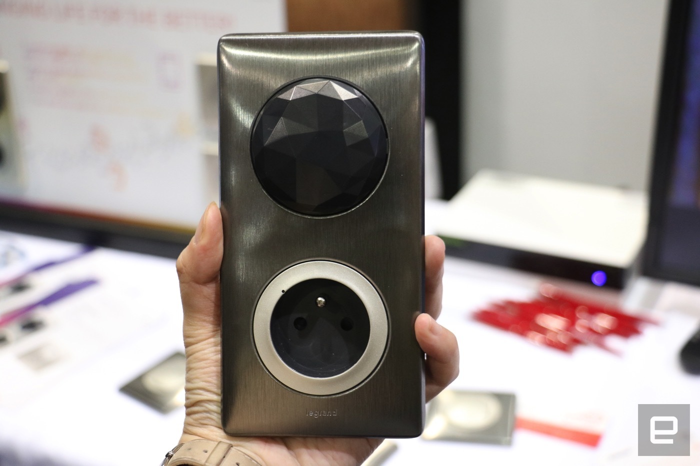 سیستم هشداردهنده تشخیص دود مناسب هر خانهای + عکس