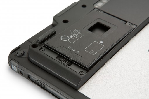 تبلتی که با سقوط از ارتفاع 1.5 متری آسیب نمیبیند + عکس