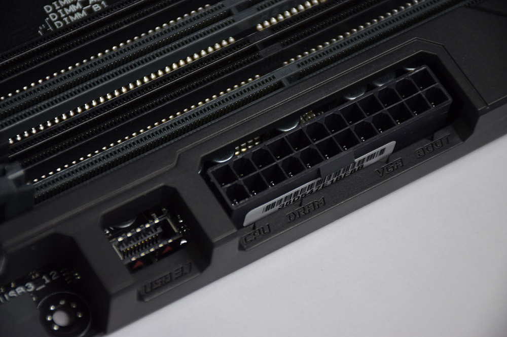 یک مادربرد گیمینگ تمام عیار برای گیمرها + گالری عکس