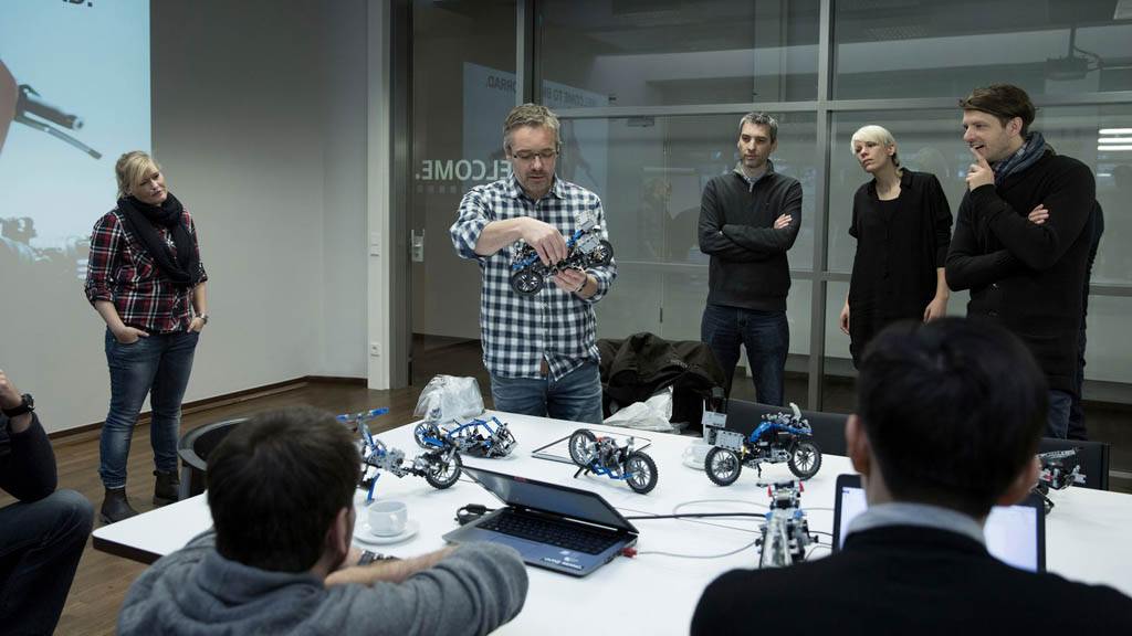 گالری عکس: موتورسیکلت پرنده BMW را ببینید