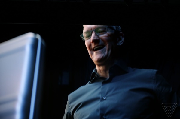 اپل در کنفرانس امسال از اپل واچ 4 با قابلیت‌های منحصر به فرد رونمایی کرد + گالری عکس