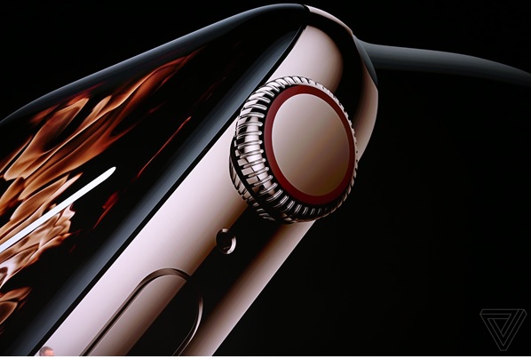 اپل در کنفرانس امسال از اپل واچ 4 با قابلیت‌های منحصر به فرد رونمایی کرد + گالری عکس