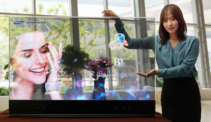 نمایشگر شفاف OLED جدید سامسونگ برای فروشگاه‌های لباس