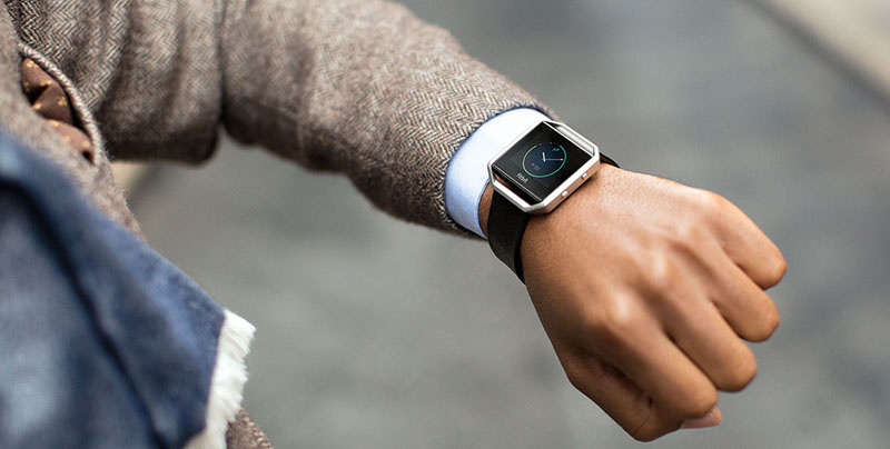 Fitbit Blaze؛ ظاهر ساعت‌های هوشمند؛ کارایی دستبندهای ردیاب سلامت