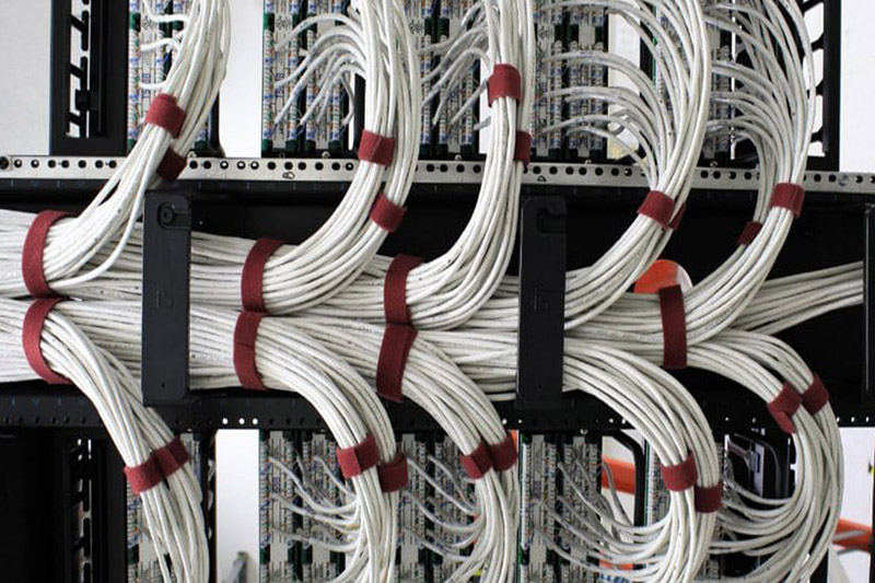 اگر طول کابل شبکه بیش از اندازه استاندارد باشد، چه مشکلاتی پیش می‌آید؟
