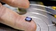 این کامپیوتر ساخت آی‌بی‌ام ابعادی کوچک‌تر از یک دانه نمک دارد