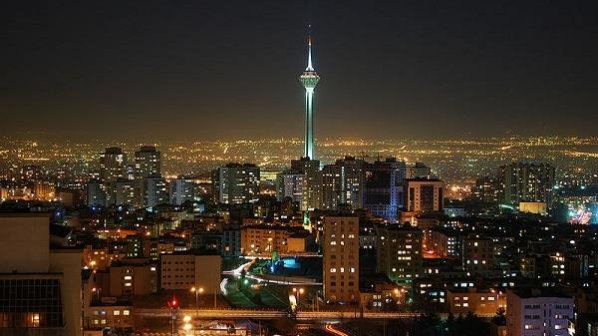 چراغ‌های شهر تهران با سلول‌های خورشیدی روشن می‌شوند