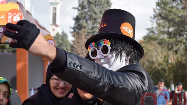 عکسهای جذابی از حاشیه نمایشگاه الکامپ ۲۰۱۶