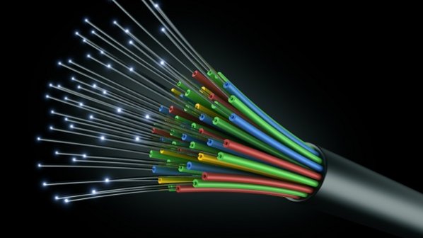 اینترنت فیبر نوری چیست و چگونه به خانه‌های شما راه می‌یابد؟