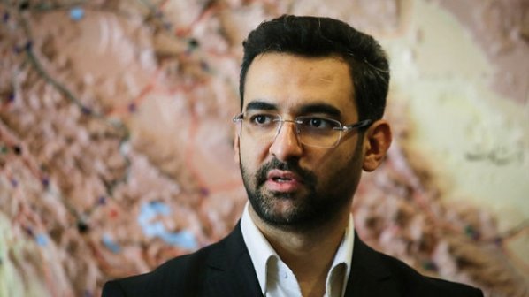 وزیر ارتباطات: خودکشی دو دختر اصفهانی به دلیل چالش نهنگ آبی نبود