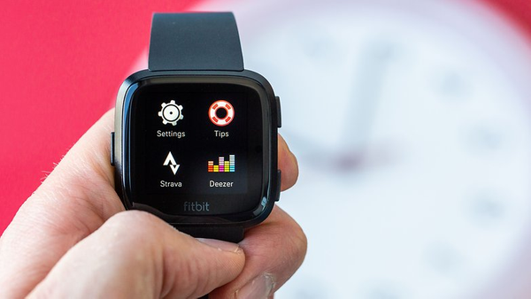 مخاطبان خود را از طریق Wear OS با ساعت هوشمند فسیل سینک کنید
