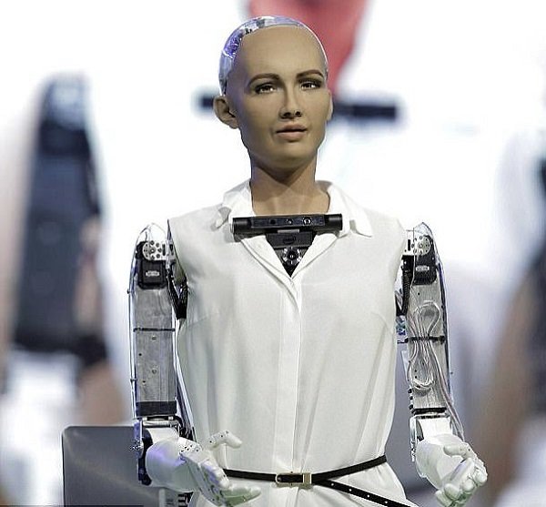 صوفیا، ربات شهروند تمایل به تشکیل خانواده دارد!