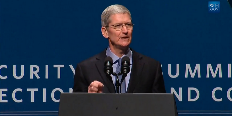 تیم‌ کوک: برنامه‫های آی‌فون پیش‌نصبی را که دوست ندارید؛ پاک کنید!