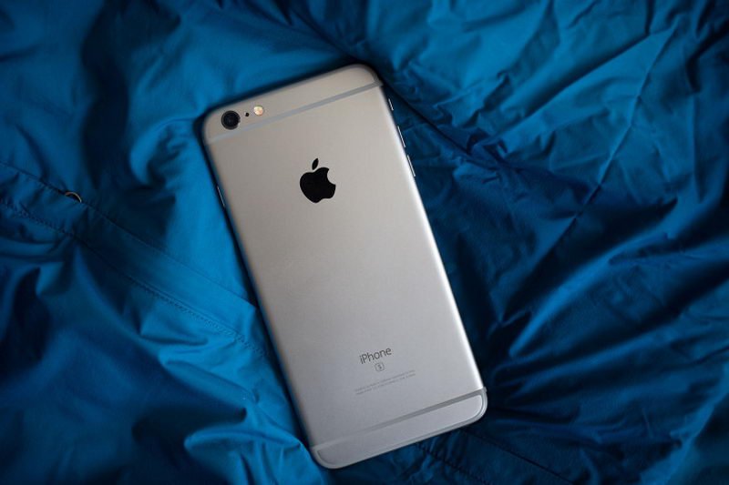 احتمالاً آیفون 7S اولین آیفون مجهز به نمایشگر OLED است