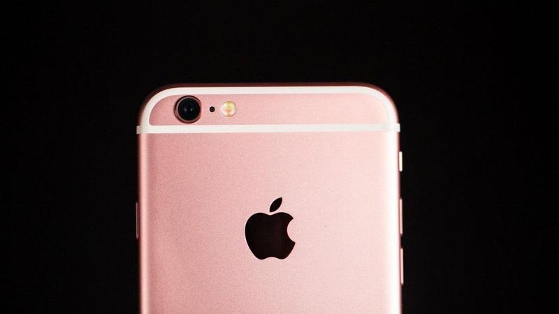 نسخه جدید iOS خواندن در شب را برای چشمان سادهتر میکند