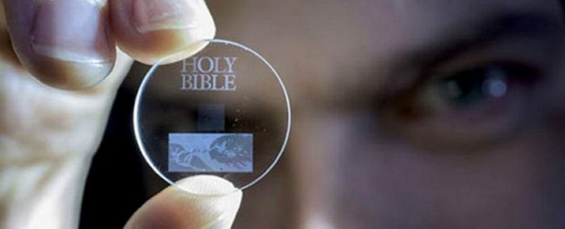 دیسک شیشه‎ای که 360 ترابایت اطلاعات را 13.8 میلیارد سال ذخیره می‌کند