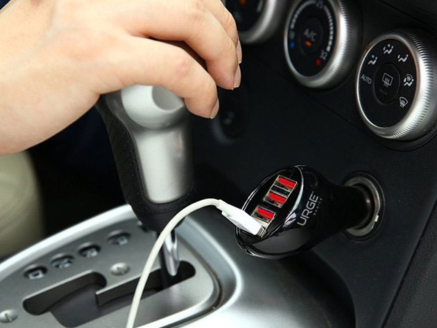 با این شارژر ۴ پورت خودرو  آسوده‌خاطر سفر کنید!