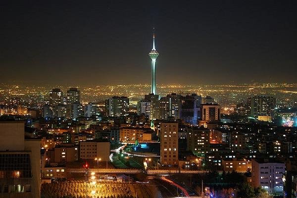 چراغ‌های شهر تهران با سلول‌های خورشیدی روشن می‌شوند