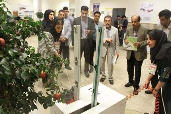 رونمایی از ربات‌های ماهی، نهال‌کار، کشنده ادوات باغی و سم‌پاش در ایران