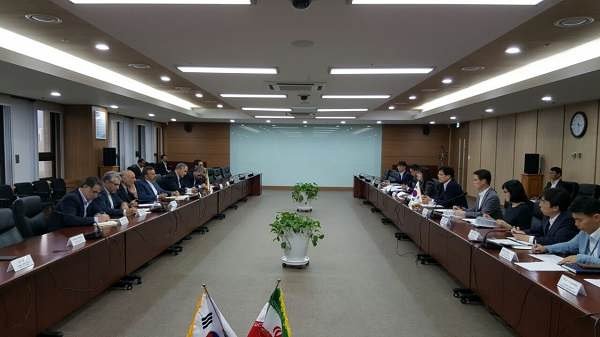 جلسه وزیر ارتباطات با بزرگ‌ترین اپراتور مخابراتی کره جنوبی