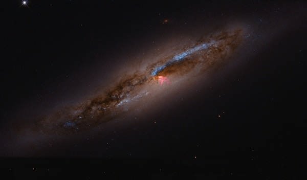 تغییر چهره یک کهکشان توسط تلسکوپ هابل ثبت شد