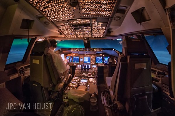 گالری عکس: کابین بوئینگ 747 بهترین دفتر کار دنیا