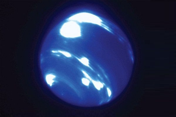  وقوع توفانی به بزرگی کره زمین بر روی نپتون + عکس