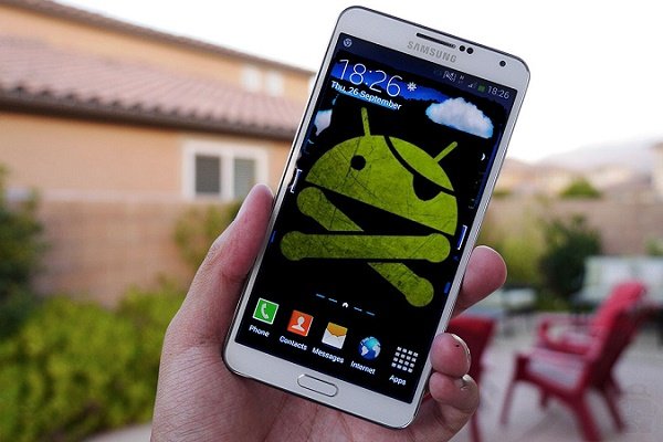 اگر می‌خواهید از گوشی اندروید خود لذت ببرید حتما از این 15 ماد استفاده کنید