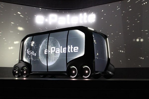 خودروی خودران مفهومی‎ تویوتا مخصوص جابجایی مسافر و تحویل پیتزا