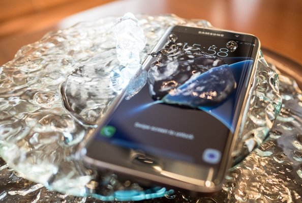 چگونه از سطح مقاومت گوشی در برابر نفوذ آب و گرد و غبار مطلع شویم؟