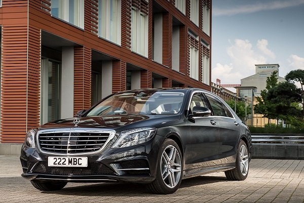 بنز S500 در دیوار منتظر توست