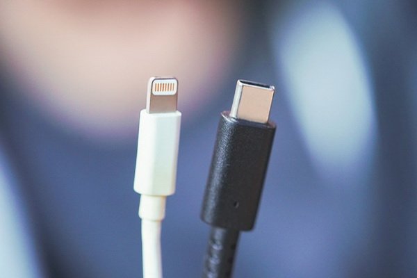 چه تفاوتی بین USB-C و Lightning وجود دارد