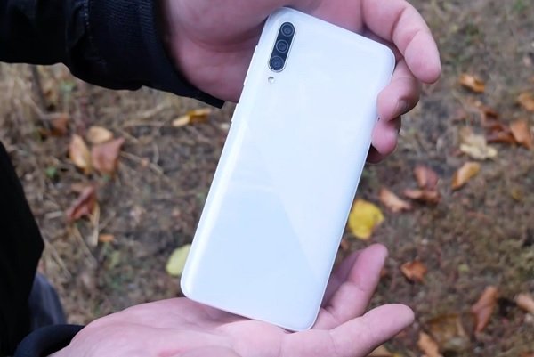 بررسی گوشی میانرده گلکسیA30s سامسونگ