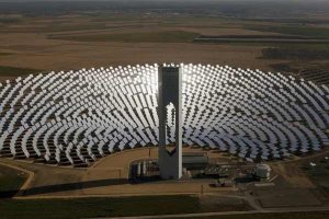 این نیروگاه خورشیدی، پرنده‌ها را ذوب می‌کند + عکس